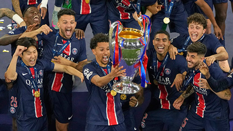Nâng cao cúp Champions League